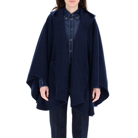 Burberry Logo Emblem Knitted Cape - Picture 3 of 5